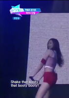 Twice Mina shaking it