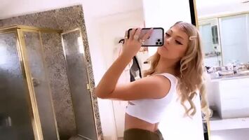 Loren Gray, Love when she arches her back
