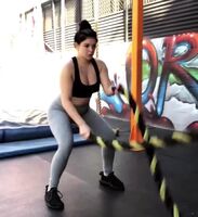 I love seeing Ariel Winter's sweaty tits jiggling at the gym