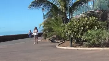 oops my sideboob